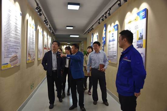 區(qū)委組織部領(lǐng)導(dǎo)指導(dǎo)集團(tuán)黨建工作72