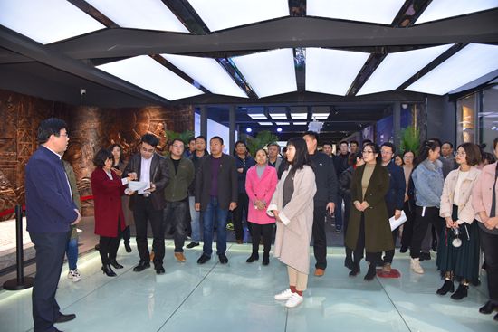 羅村鎮(zhèn)黨委、村域黨支部到重山文化館開(kāi)展“不忘初心 牢記使命”主題教育活動(dòng)80