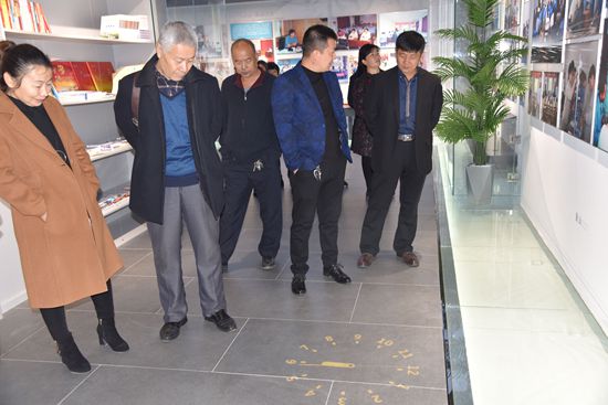 羅村鎮(zhèn)黨委、村域黨支部到重山文化館開(kāi)展“不忘初心 牢記使命”主題教育活動(dòng)80