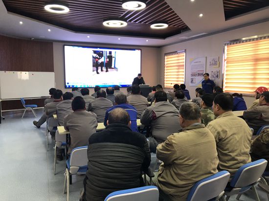 魯中水泥組織“春節(jié)安全教育”培訓(xùn)